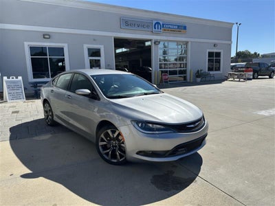 2015 Chrysler 200 S