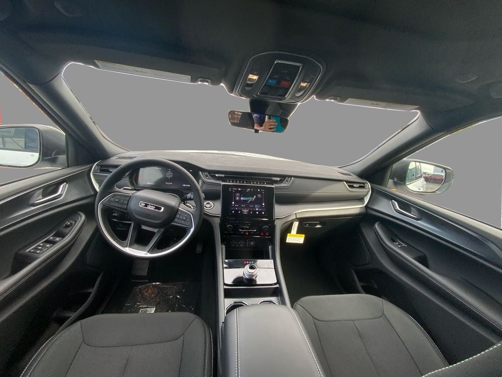 2025 Jeep Grand Cherokee GRAND CHEROKEE LAREDO X 4X2