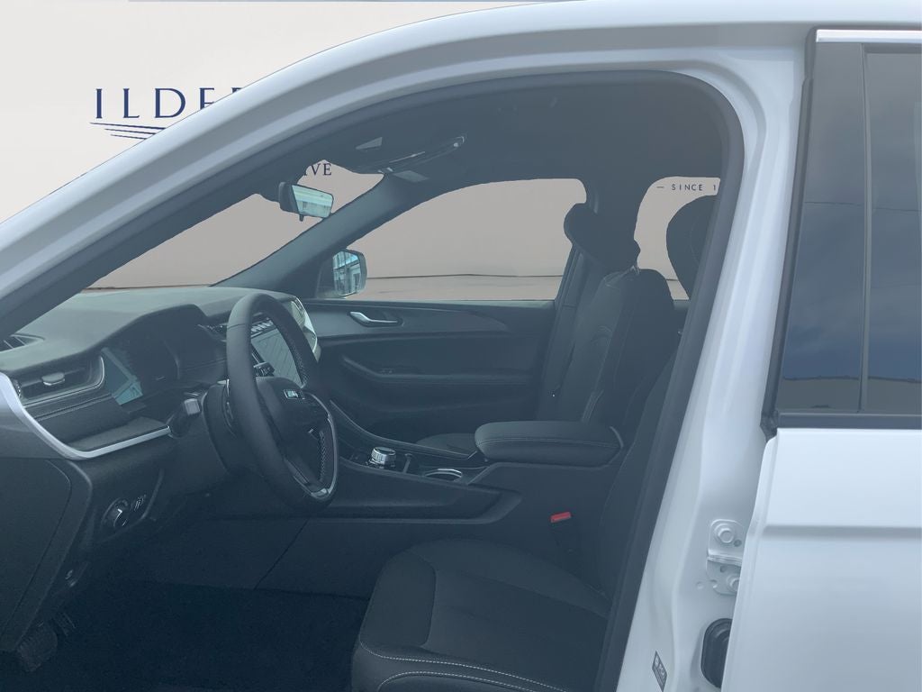 2025 Jeep Grand Cherokee GRAND CHEROKEE LAREDO X 4X2