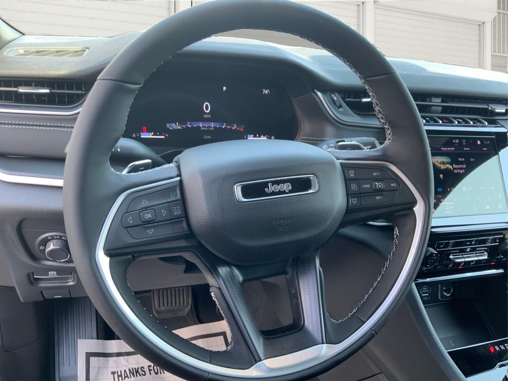 2025 Jeep Grand Cherokee GRAND CHEROKEE LAREDO X 4X2