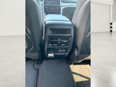 2025 Jeep Grand Cherokee GRAND CHEROKEE LAREDO X 4X2