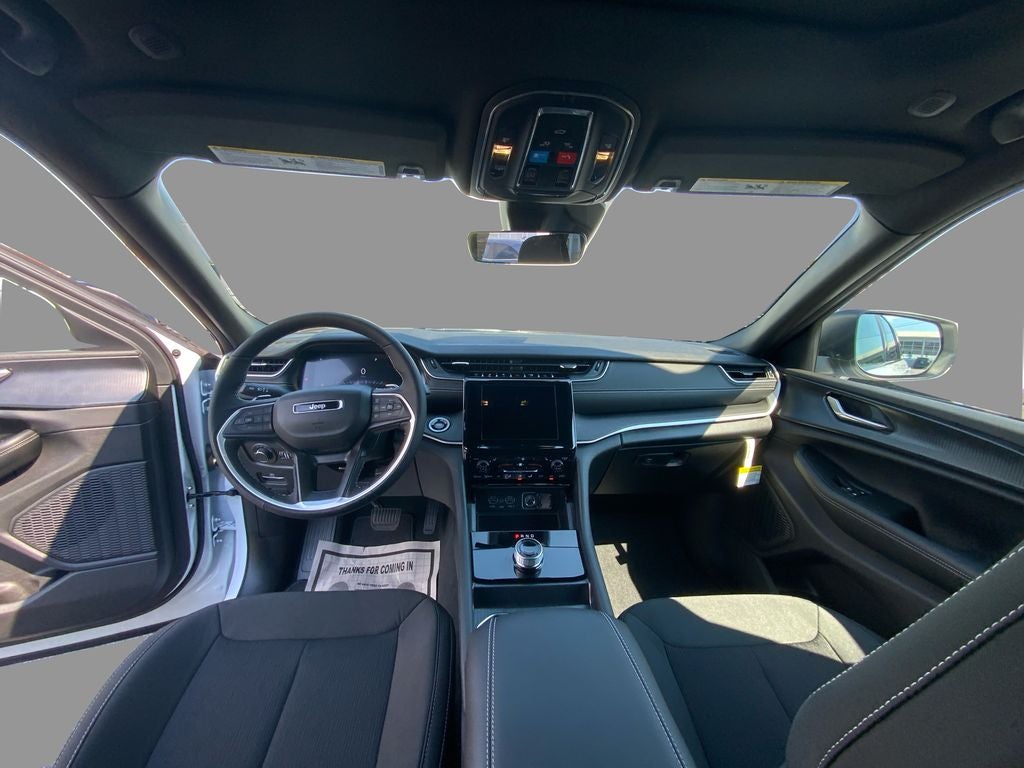 2025 Jeep Grand Cherokee GRAND CHEROKEE LAREDO X 4X2