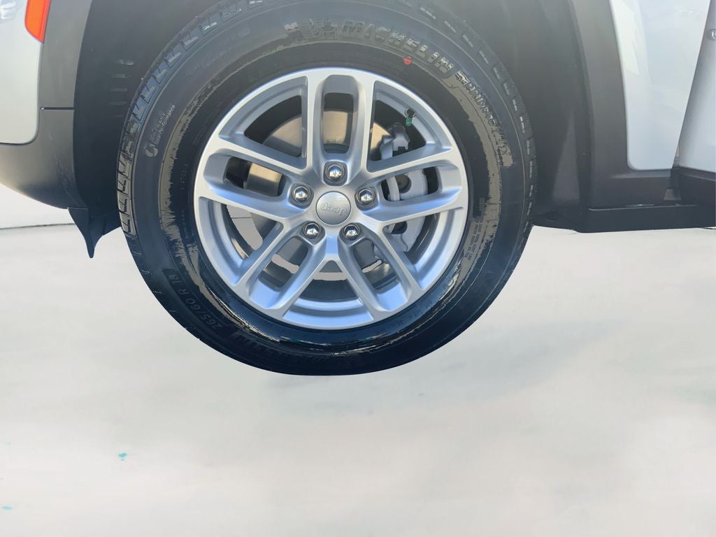 2025 Jeep Grand Cherokee GRAND CHEROKEE LAREDO X 4X2