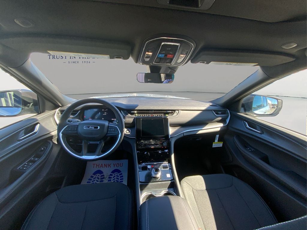 2025 Jeep Grand Cherokee GRAND CHEROKEE LAREDO X 4X2