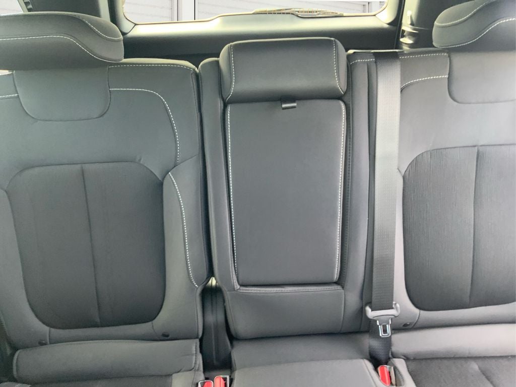 2025 Jeep Grand Cherokee GRAND CHEROKEE LAREDO X 4X2