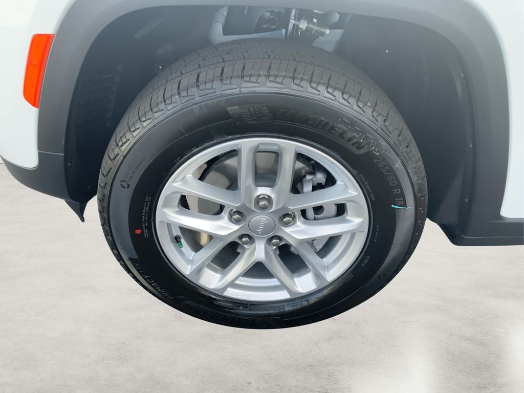 2025 Jeep Grand Cherokee GRAND CHEROKEE LAREDO X 4X2