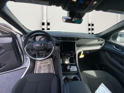 2025 Jeep Grand Cherokee GRAND CHEROKEE LAREDO X 4X2