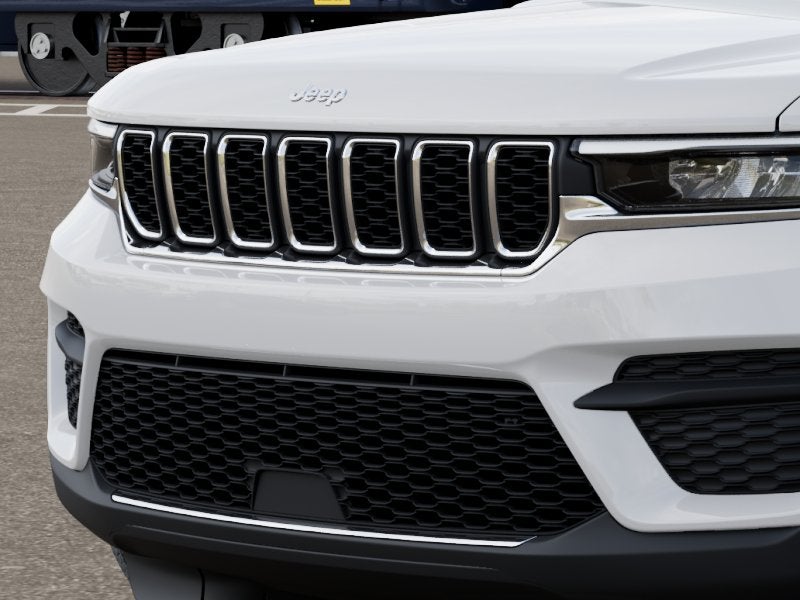 2027 Jeep Grand Cherokee GRAND CHEROKEE LAREDO X 4X2