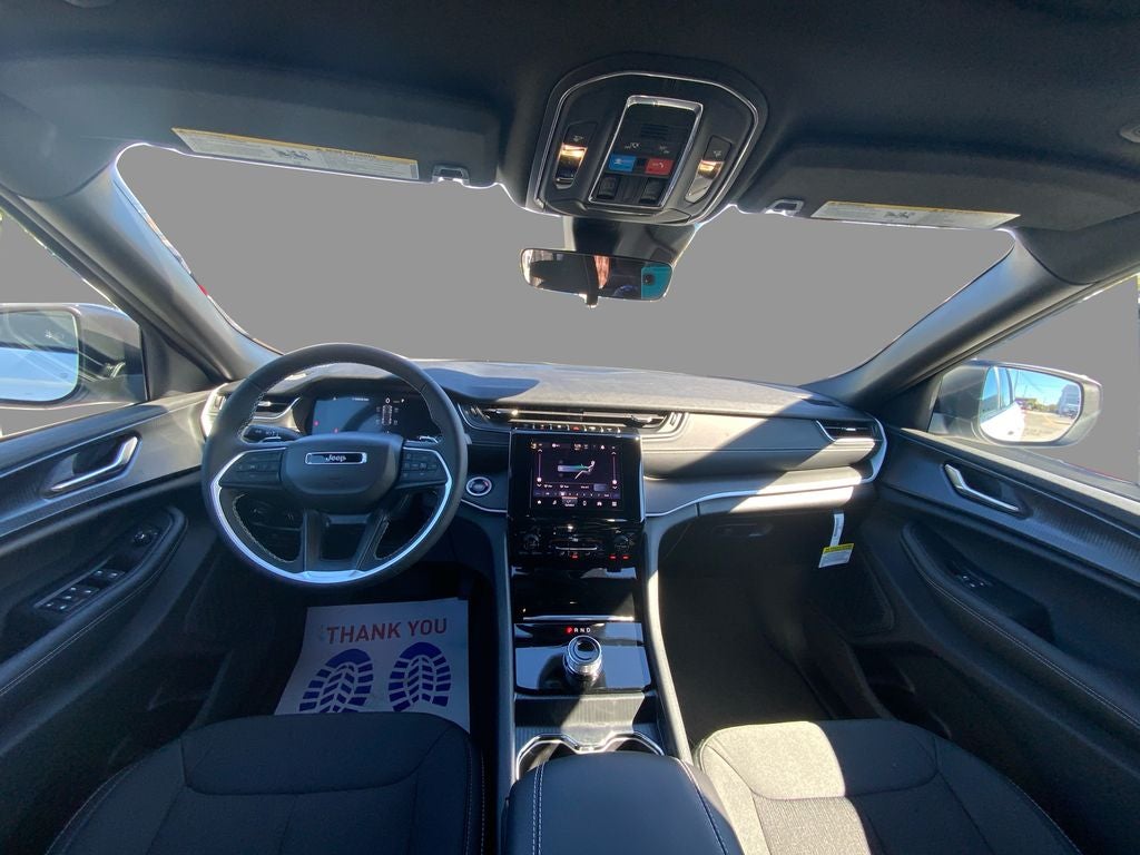 2025 Jeep Grand Cherokee GRAND CHEROKEE LAREDO X 4X4