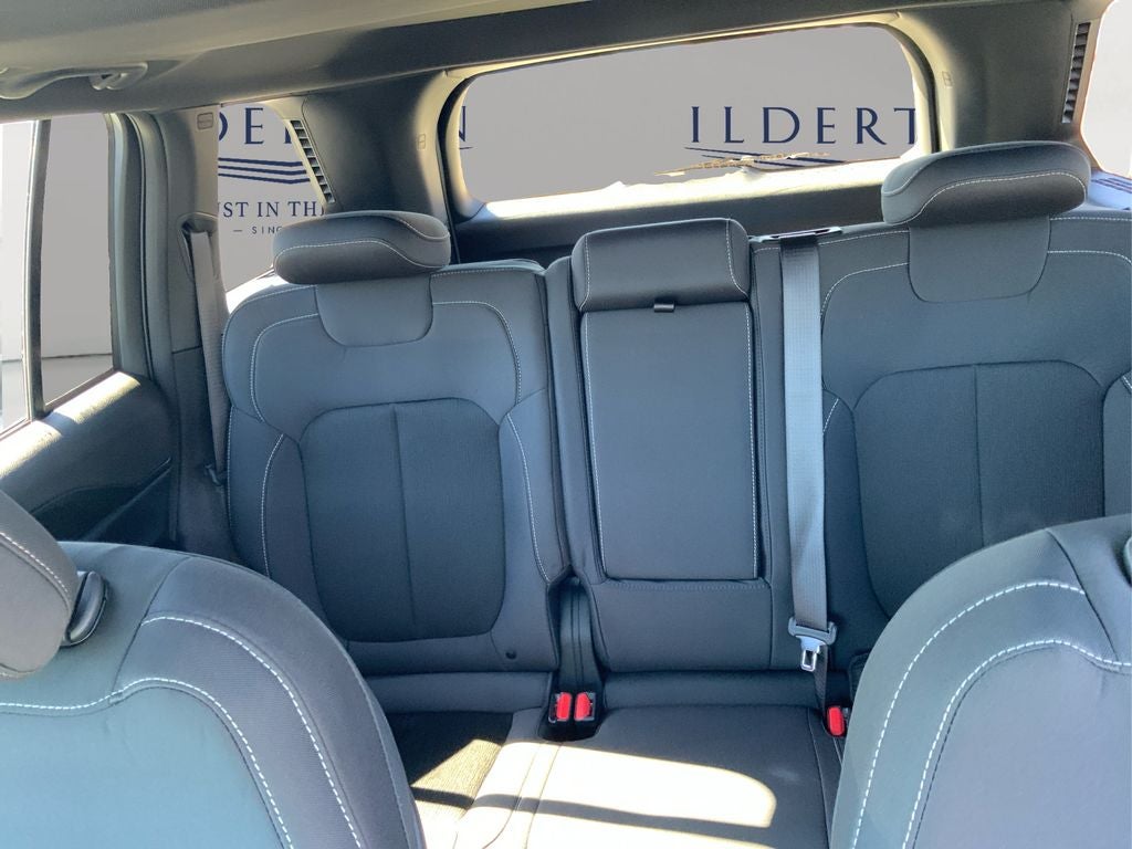 2025 Jeep Grand Cherokee GRAND CHEROKEE LAREDO X 4X4