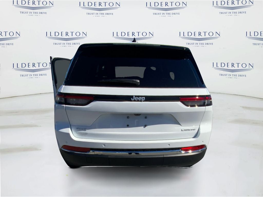 2025 Jeep Grand Cherokee GRAND CHEROKEE LAREDO X 4X4
