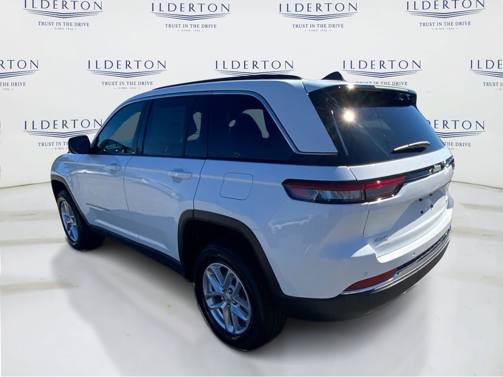 2025 Jeep Grand Cherokee GRAND CHEROKEE LAREDO X 4X4