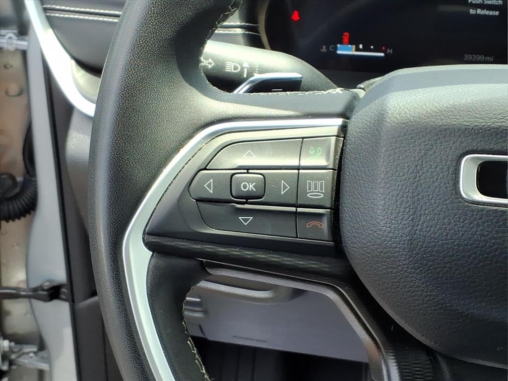 2023 Jeep Grand Cherokee Laredo 4x4
