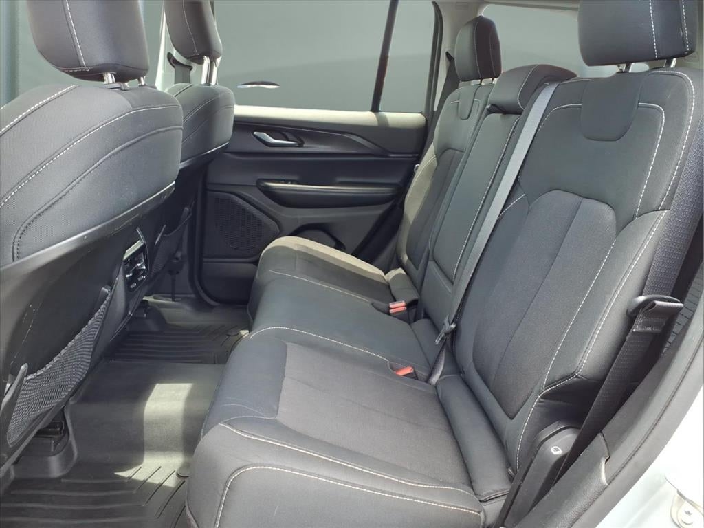 2023 Jeep Grand Cherokee Laredo 4x4