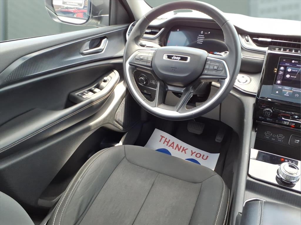 2023 Jeep Grand Cherokee Laredo 4x4