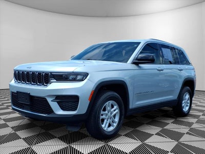 2023 Jeep Grand Cherokee Laredo 4x4