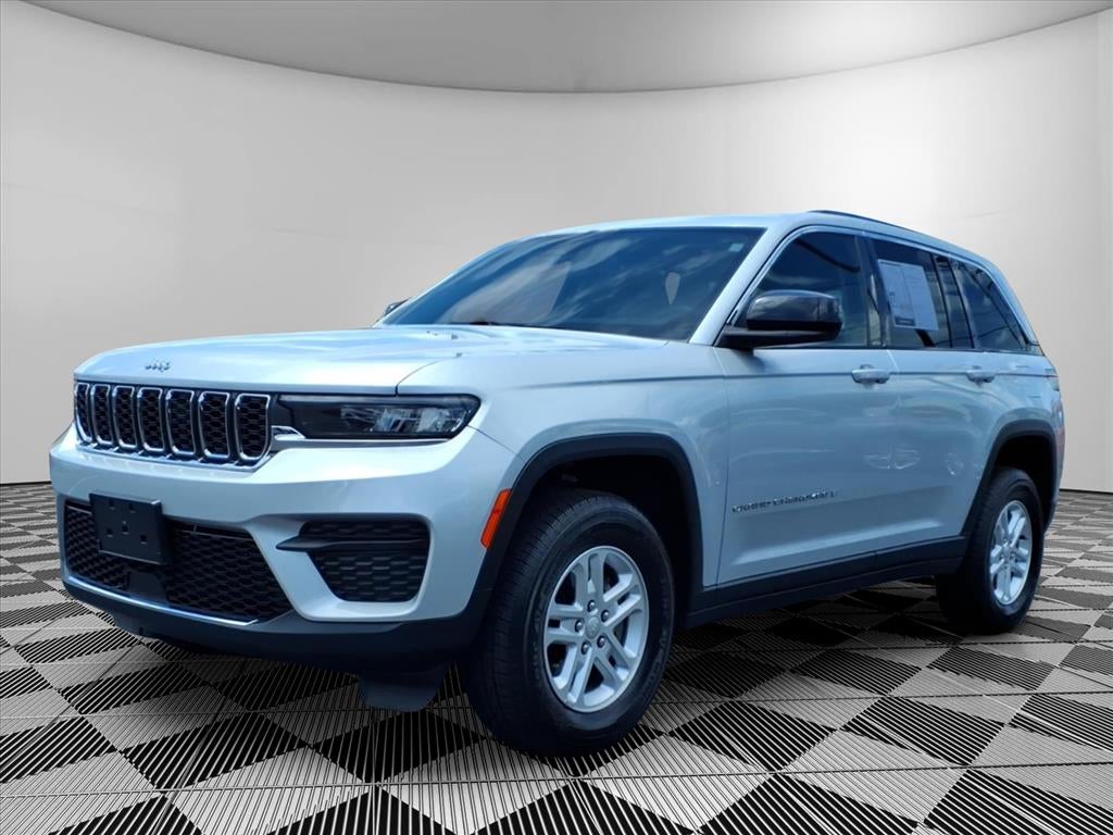 2023 Jeep Grand Cherokee Laredo 4x4