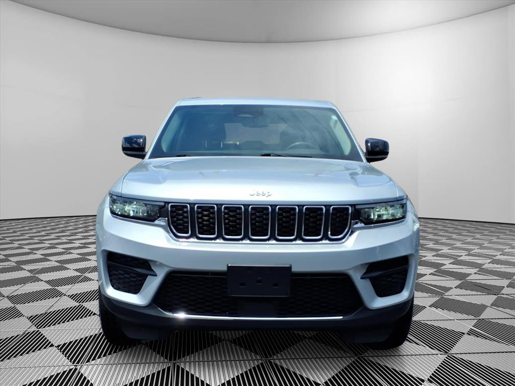 2023 Jeep Grand Cherokee Laredo 4x4