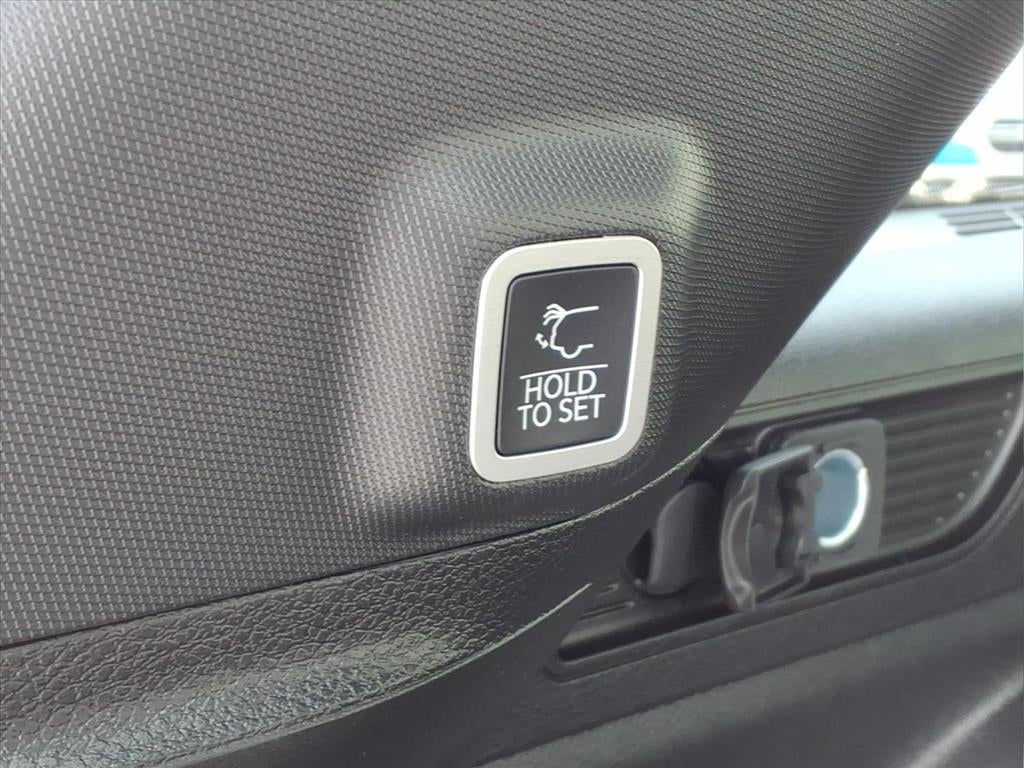2027 Jeep Grand Cherokee GRAND CHEROKEE LIMITED RESERVE 4X4