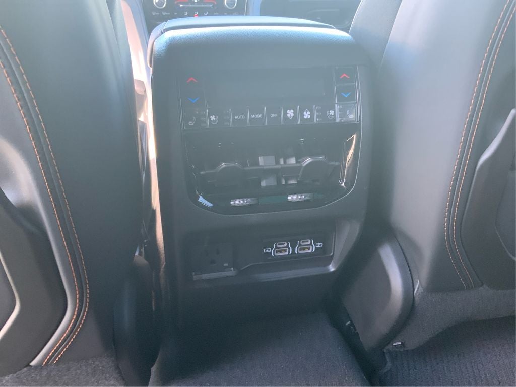 2025 Jeep Grand Cherokee GRAND CHEROKEE SUMMIT RESERVE 4X4