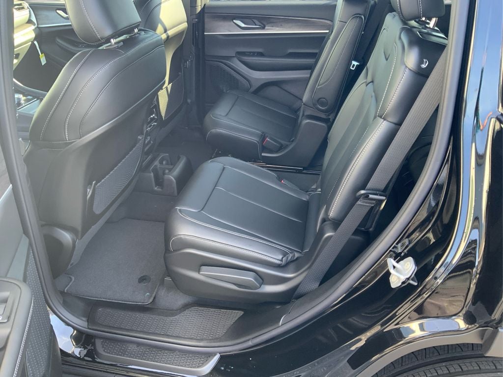 2025 Jeep Grand Cherokee GRAND CHEROKEE L LIMITED 4X2