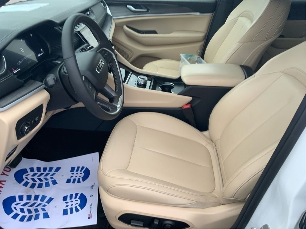 2024 Jeep Grand Cherokee L Limited 4x2