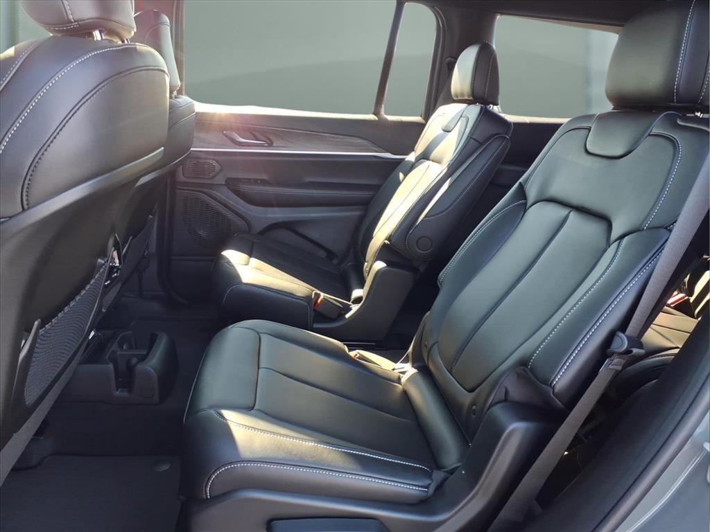 2027 Jeep Grand Cherokee GRAND CHEROKEE L LIMITED 4X4