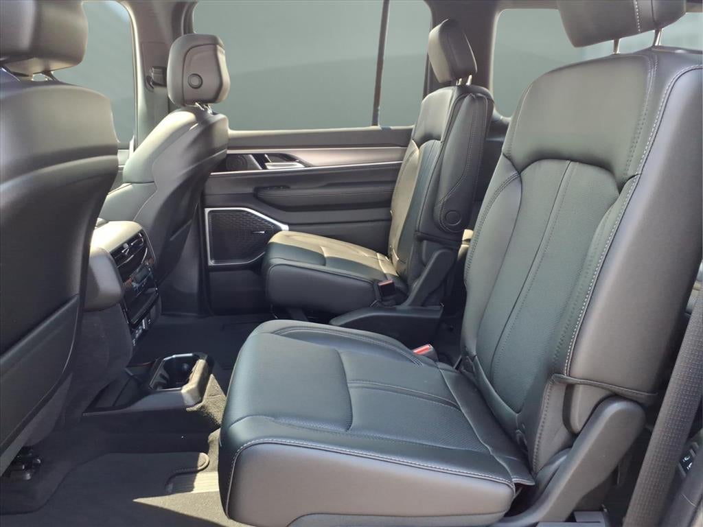 2026 Jeep Grand Wagoneer GRAND WAGONEER UPLAND 4X4