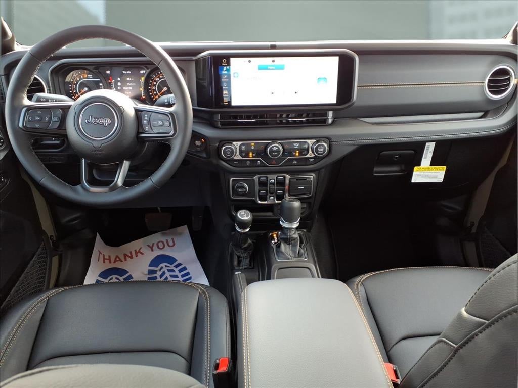 2026 Jeep Gladiator GLADIATOR SAHARA 4X4