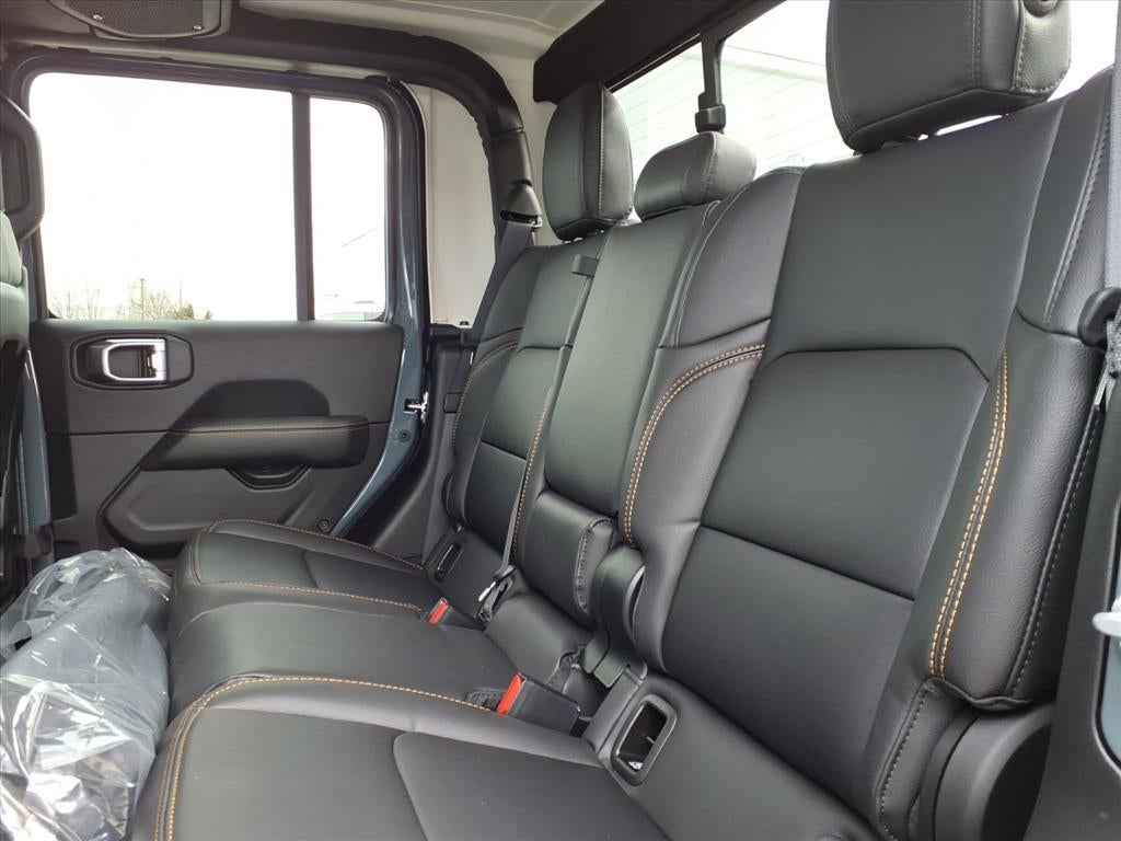 2026 Jeep Gladiator GLADIATOR SAHARA 4X4