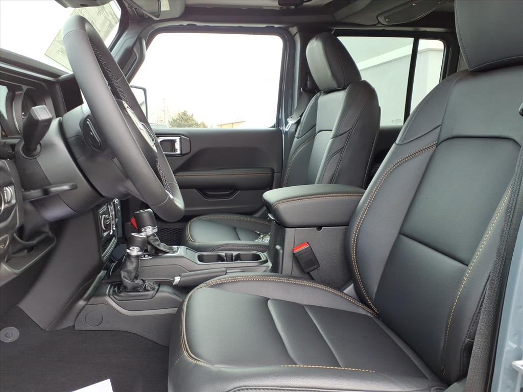 2026 Jeep Gladiator GLADIATOR SAHARA 4X4