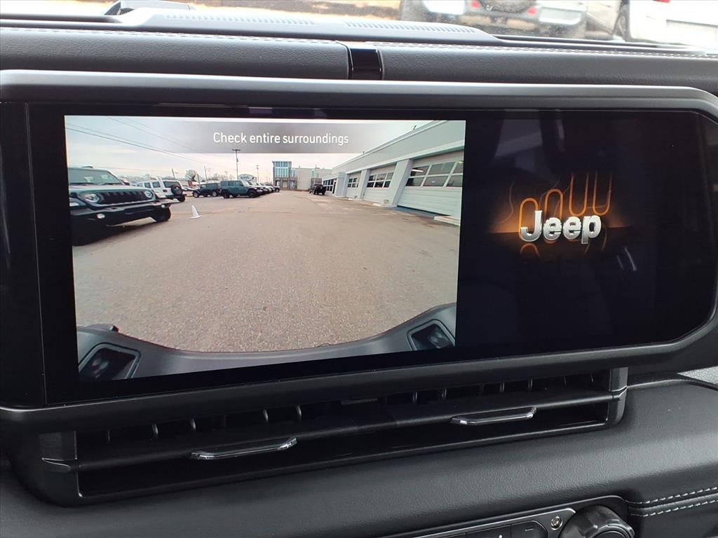 2026 Jeep Gladiator GLADIATOR SAHARA 4X4