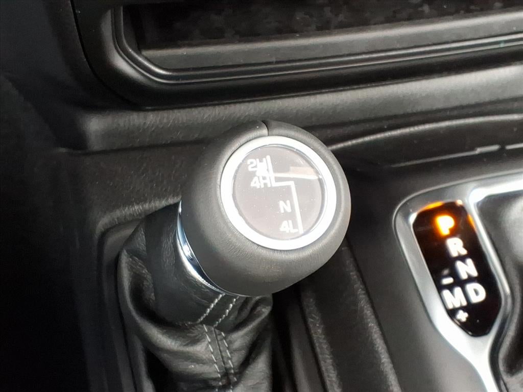 2026 Jeep Gladiator GLADIATOR SAHARA 4X4