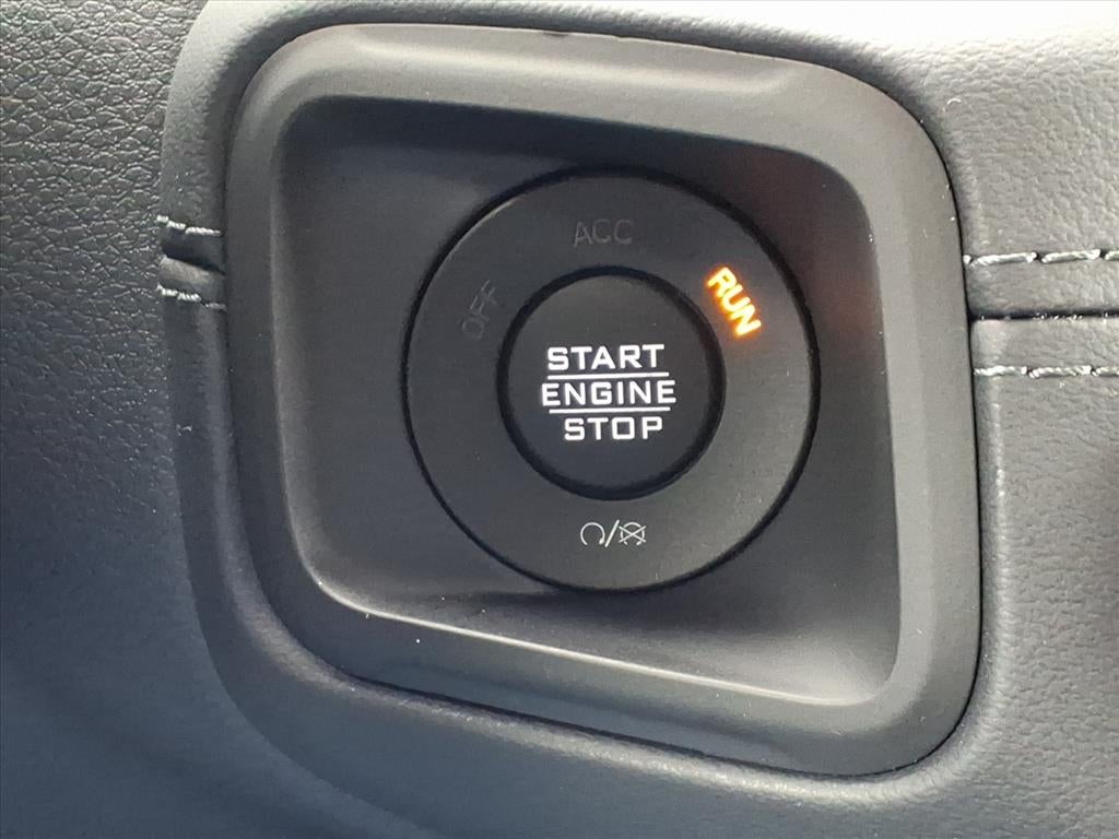 2026 Jeep Gladiator GLADIATOR SAHARA 4X4