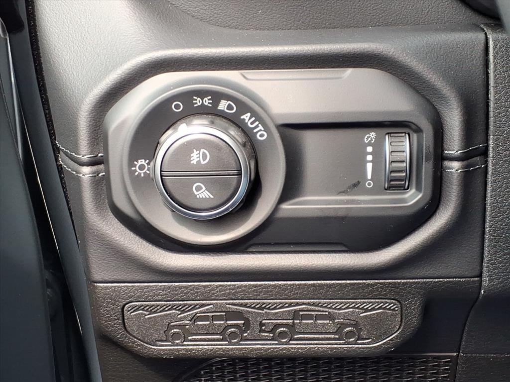 2026 Jeep Gladiator GLADIATOR SAHARA 4X4