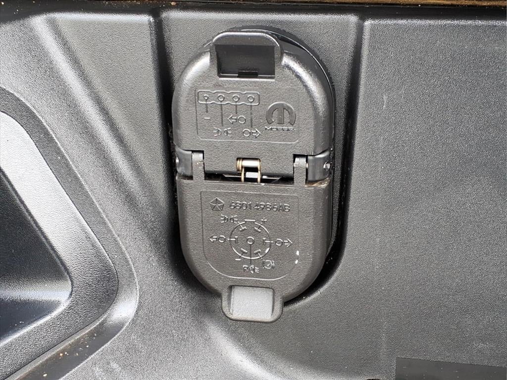 2024 RAM 1500 Classic Warlock Crew Cab 4x4 5'7' Box