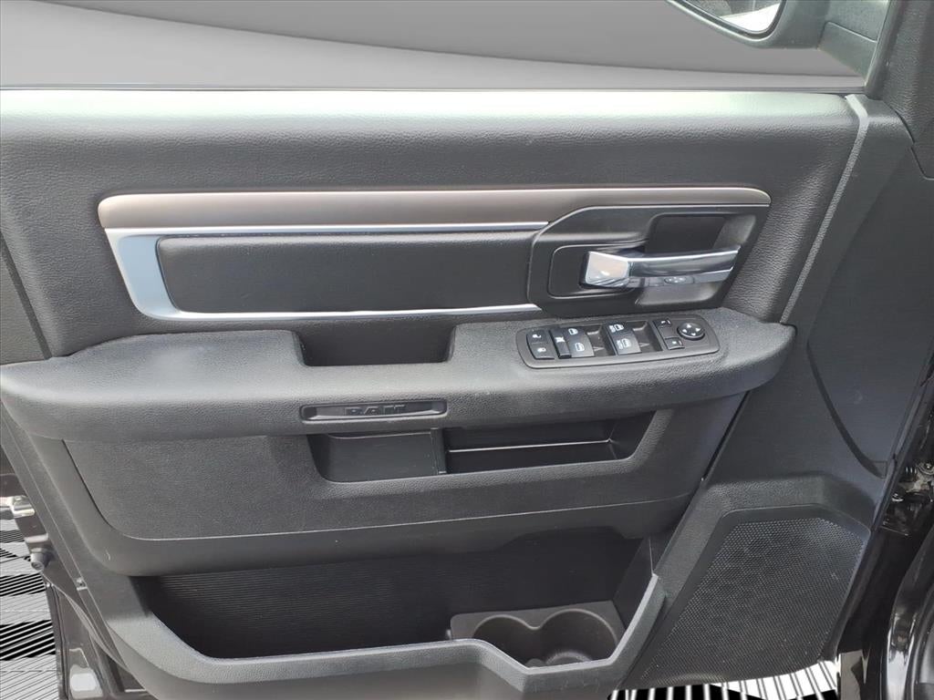 2024 RAM 1500 Classic Warlock Crew Cab 4x4 5'7' Box