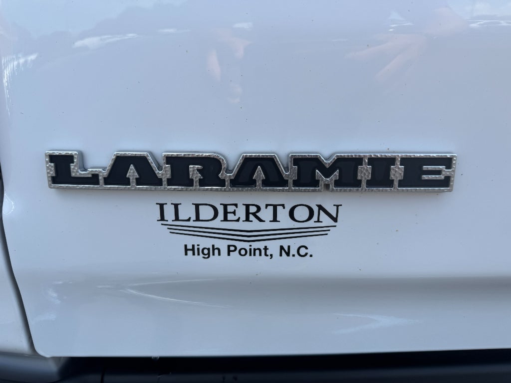 2024 RAM 1500 Laramie Crew Cab 4x2 5'7' Box