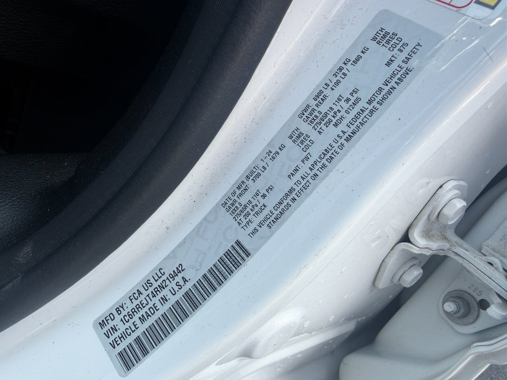2024 RAM 1500 Laramie Crew Cab 4x2 5'7' Box