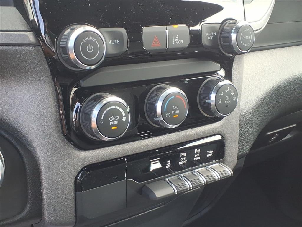 2026 RAM Ram 1500 RAM 1500 TRADESMAN QUAD CAB 4X4 6'4' BOX