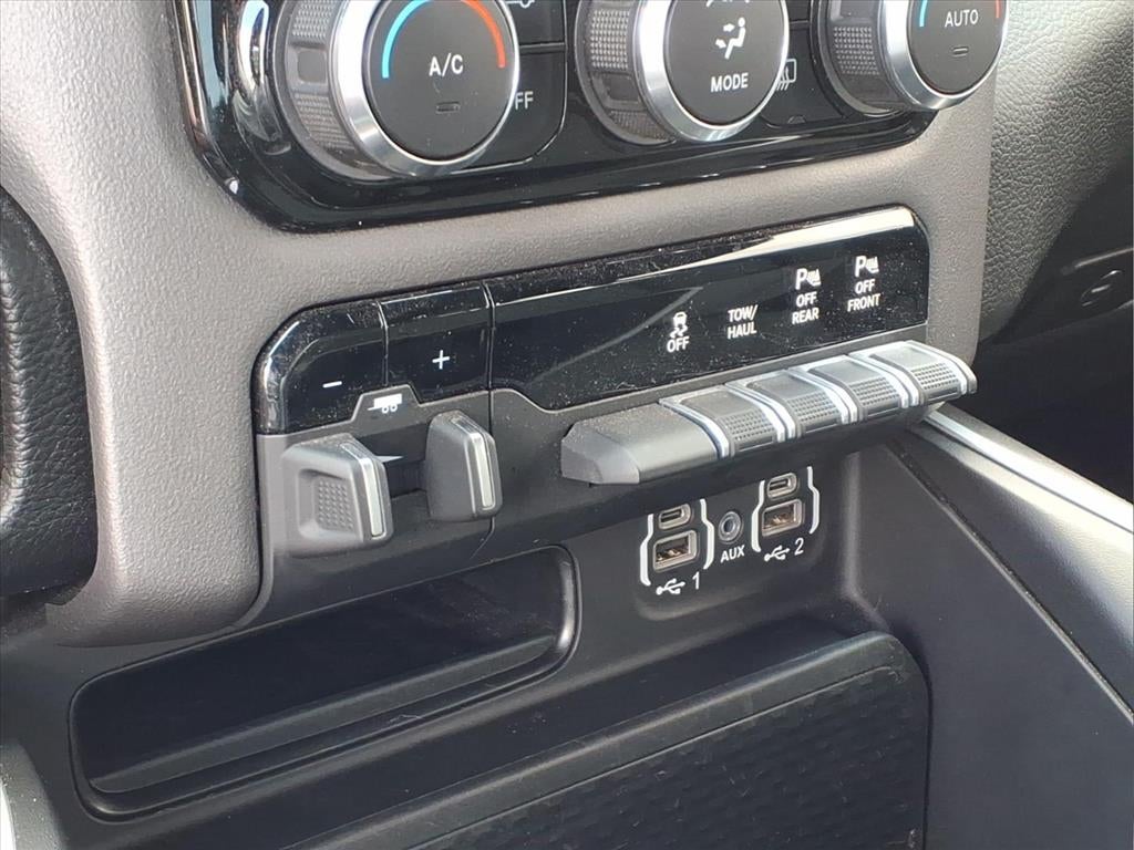 2022 RAM 1500 Big Horn Quad Cab 4x4 6'4' Box