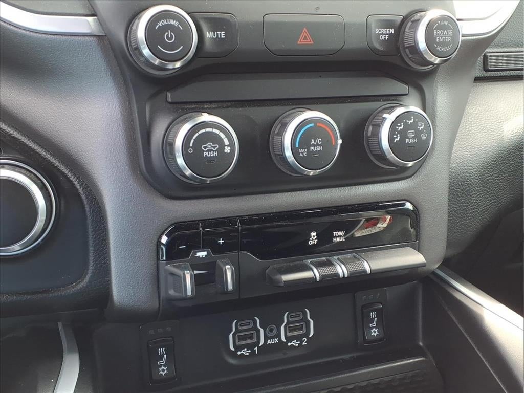 2022 RAM 1500 Big Horn Crew Cab 4x4 5'7' Box