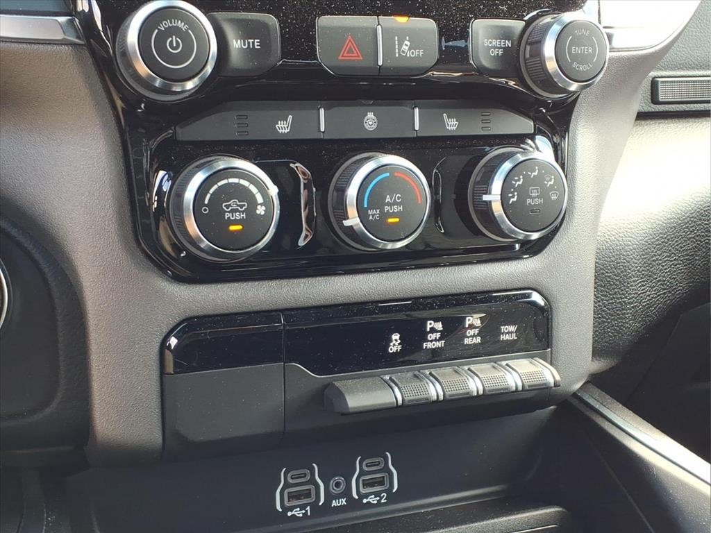 2025 RAM 1500 Big Horn Crew Cab 4x4 5'7' Box