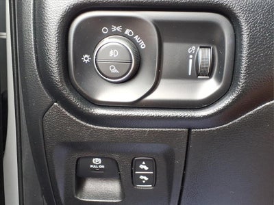 2021 RAM 1500 Big Horn Crew Cab 4x4 5'7' Box