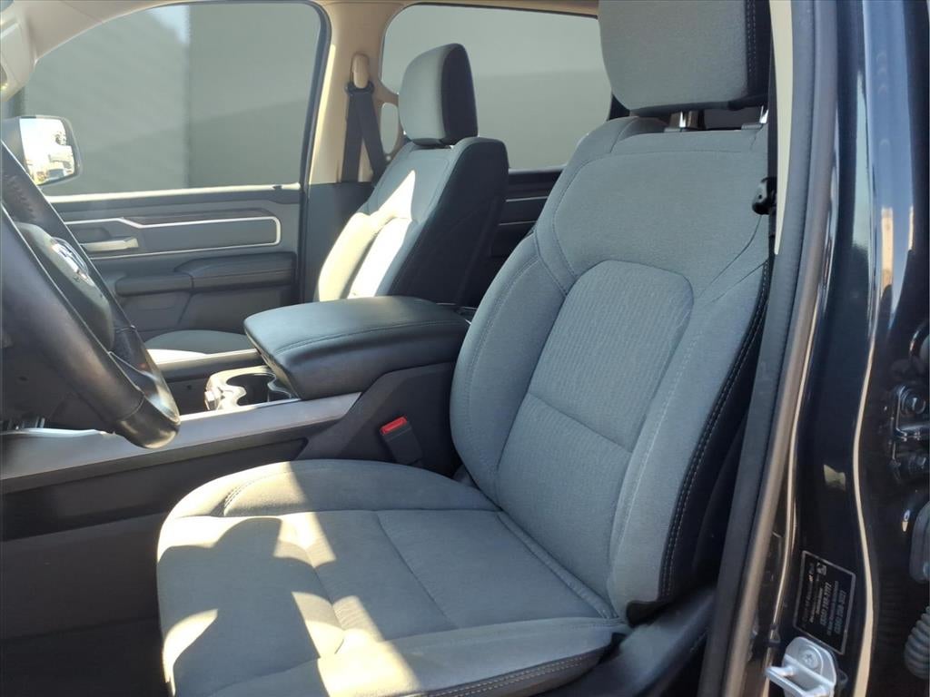 2020 RAM 1500 Big Horn Crew Cab 4x4 5'7' Box