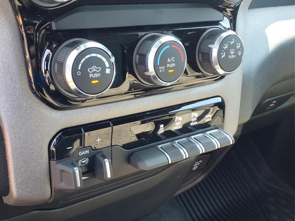 2026 RAM Ram 1500 RAM 1500 WARLOCK CREW CAB 4X4 5'7' BOX