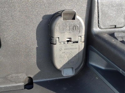 2022 RAM 1500 Laramie Crew Cab 4x4 5'7' Box