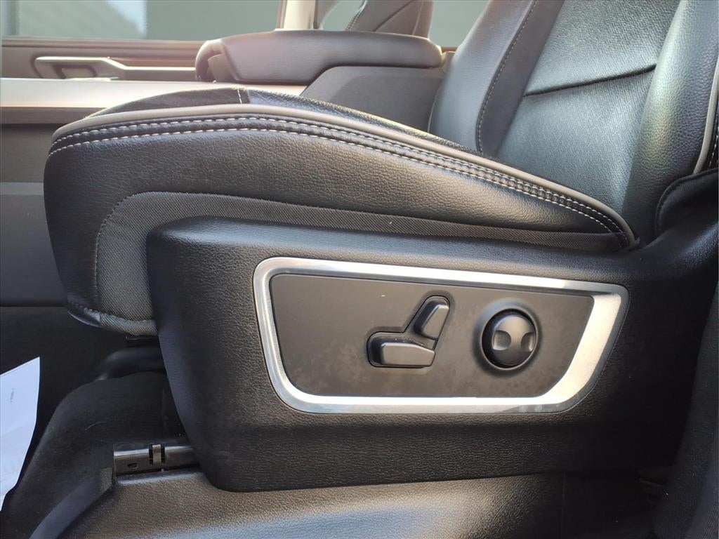 2022 RAM 1500 Laramie Crew Cab 4x4 5'7' Box