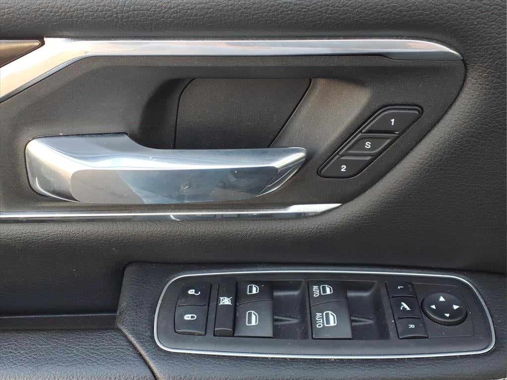 2022 RAM 1500 Laramie Crew Cab 4x4 5'7' Box