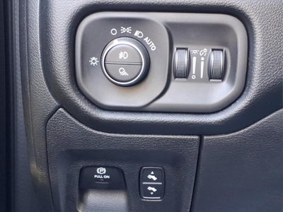 2022 RAM 1500 Laramie Crew Cab 4x4 5'7' Box